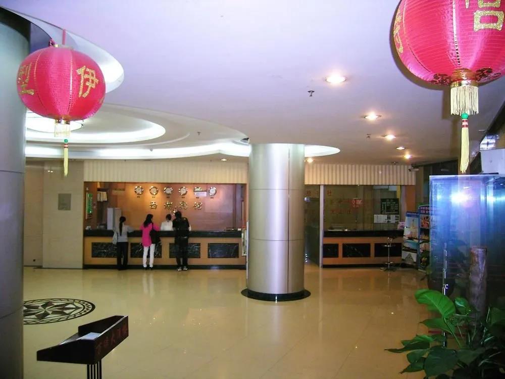 West Lake Hotel 2*
