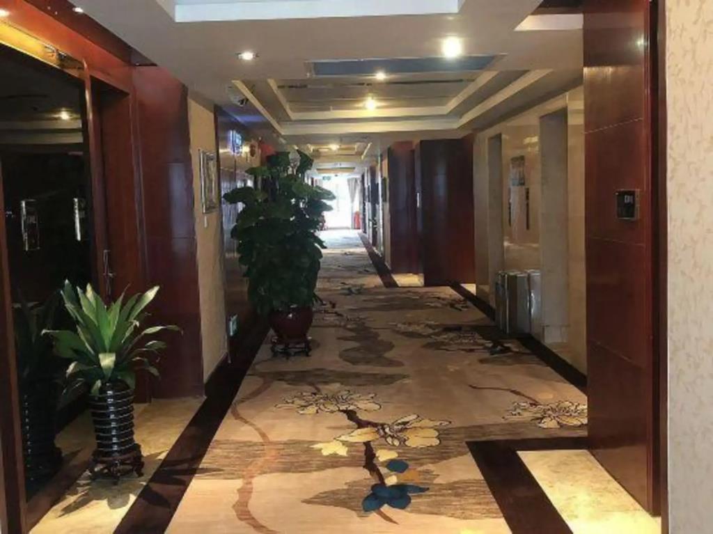 Guangzhou Asia Hotel 3*