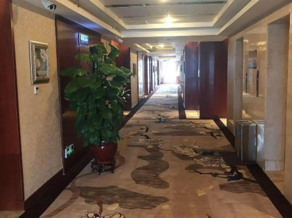 Guangzhou Asia Hotel 3*