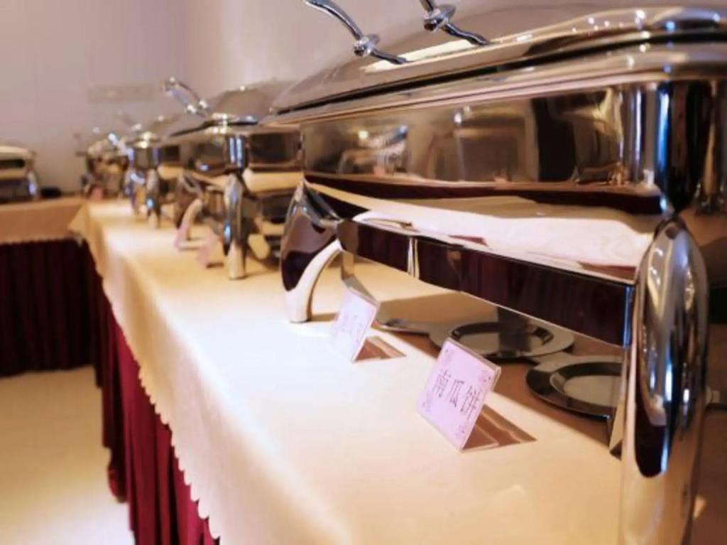 Guangzhou Asia Hotel 3*