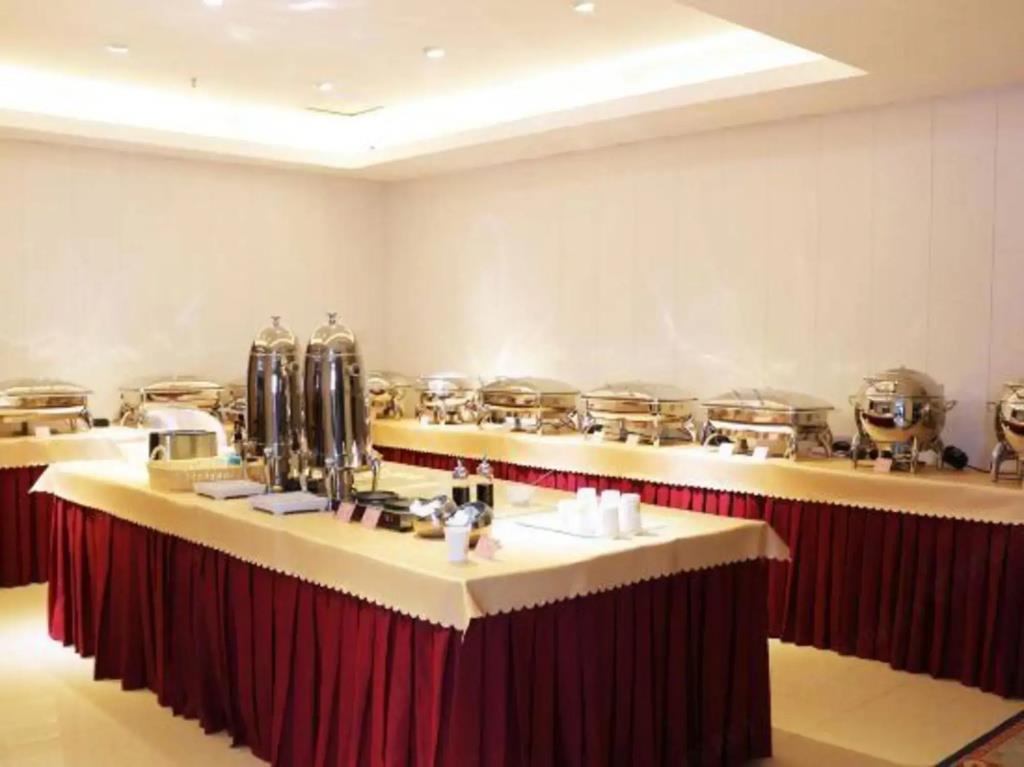 Guangzhou Asia Hotel 3*