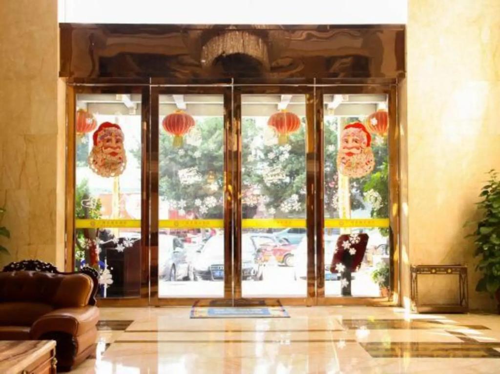 Guangzhou Asia Hotel 3*