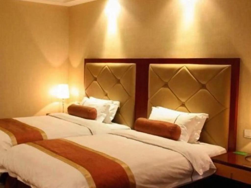 Guangzhou Asia Hotel 3*