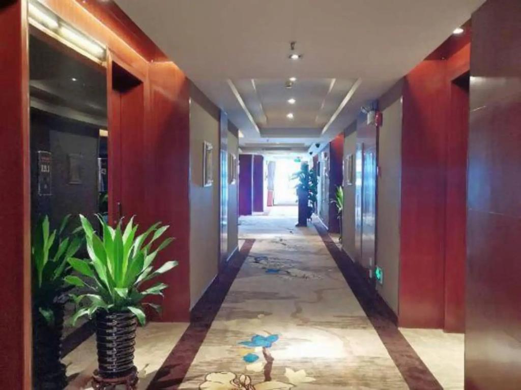 Guangzhou Asia Hotel 3*