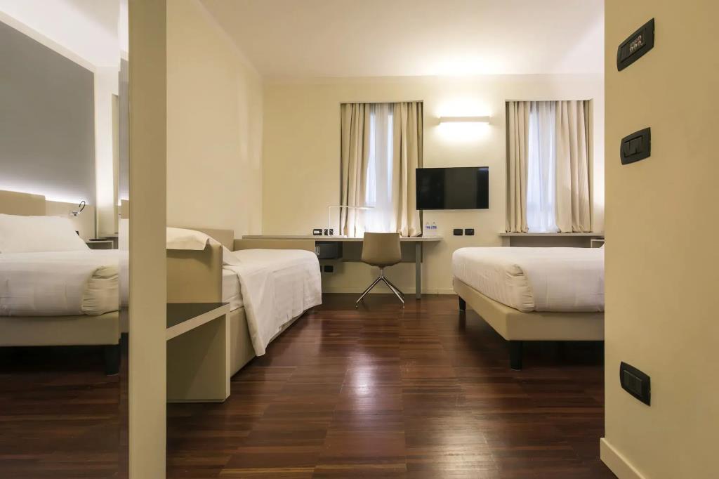 43 Station Hotel 3*