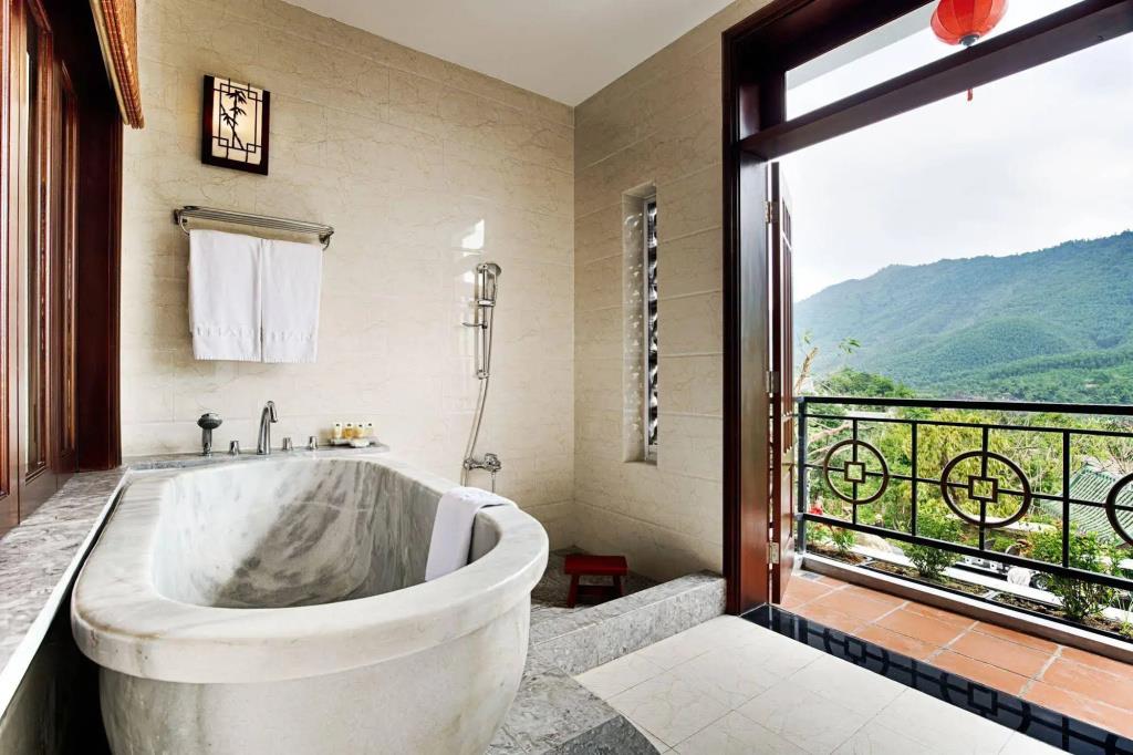 Nui Than Tai Ebisu Onsen Resort 3*