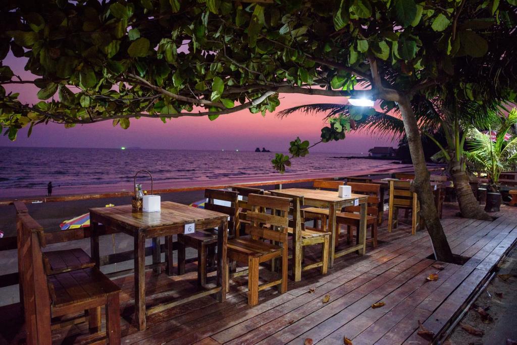 Baansuan Aokhai Beach Resort 3*