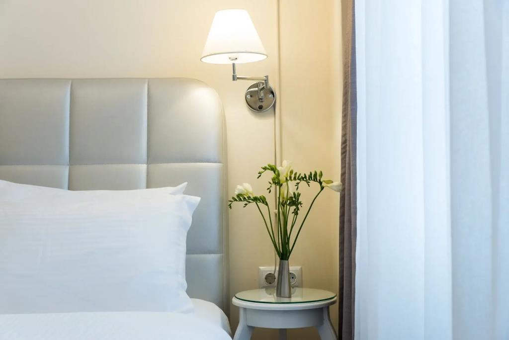 Old Town Inn 0*