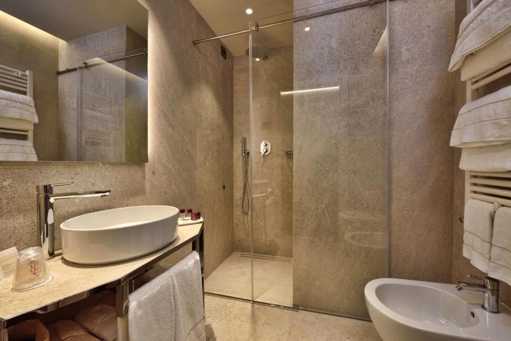 Rosa Salva Hotel 3*