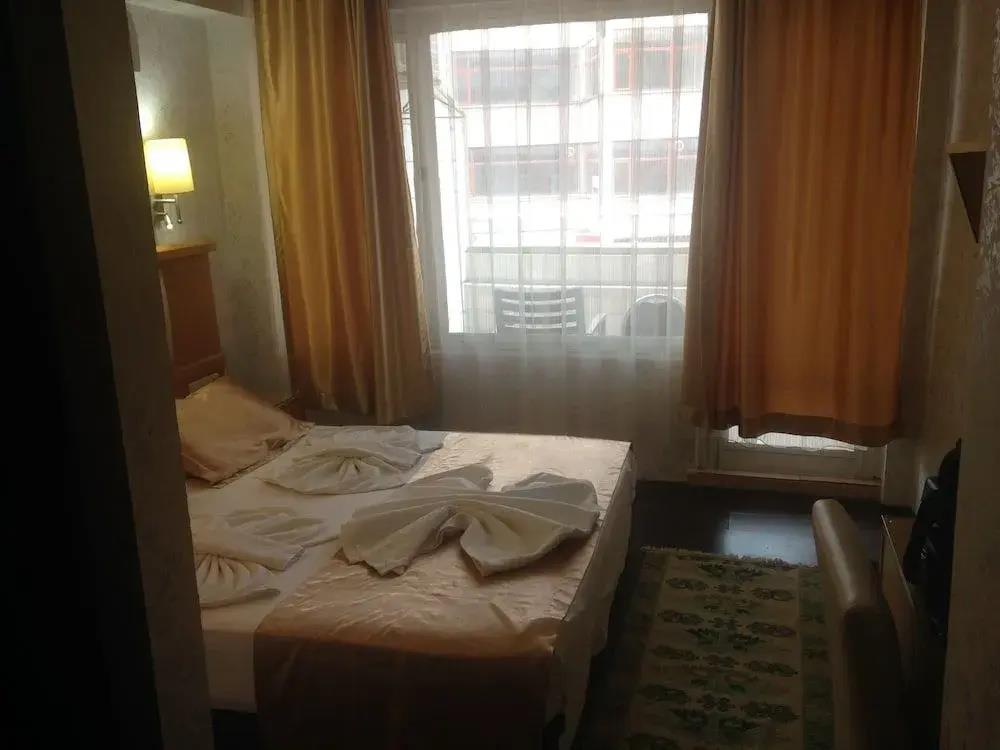 Yalcin Hotel 0*