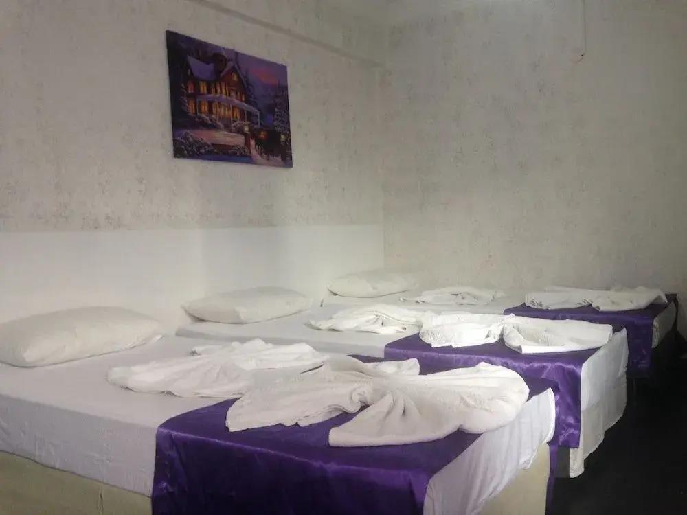 Yalcin Hotel 0*