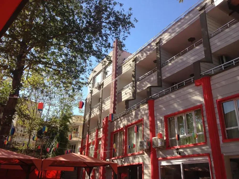 Yalcin Hotel 0*