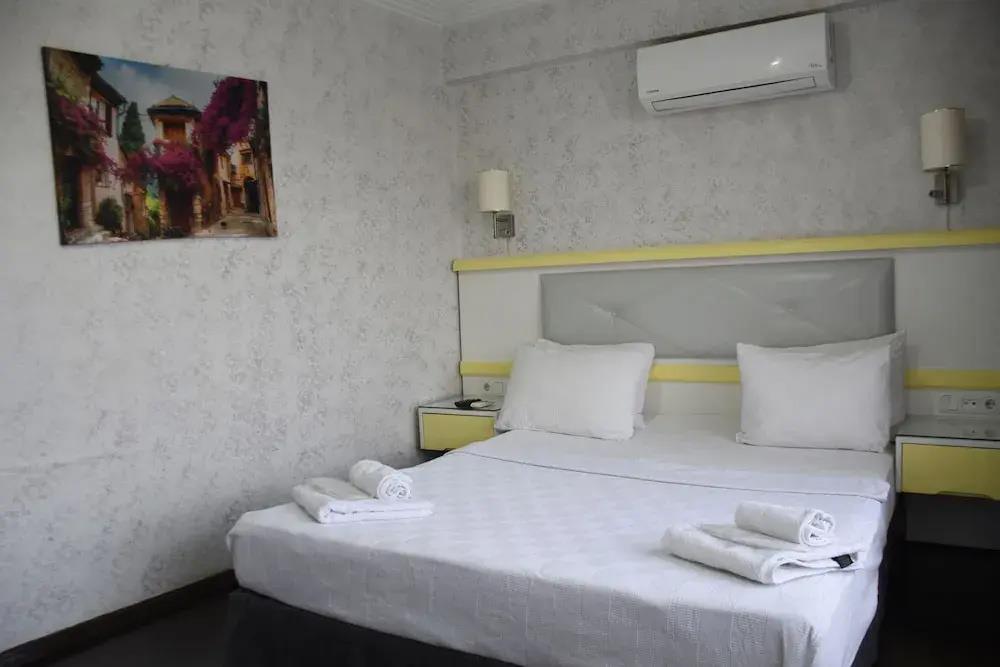Yalcin Hotel 0*
