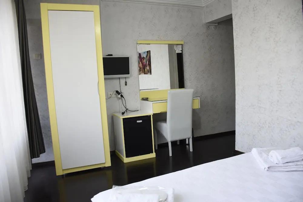 Yalcin Hotel 0*