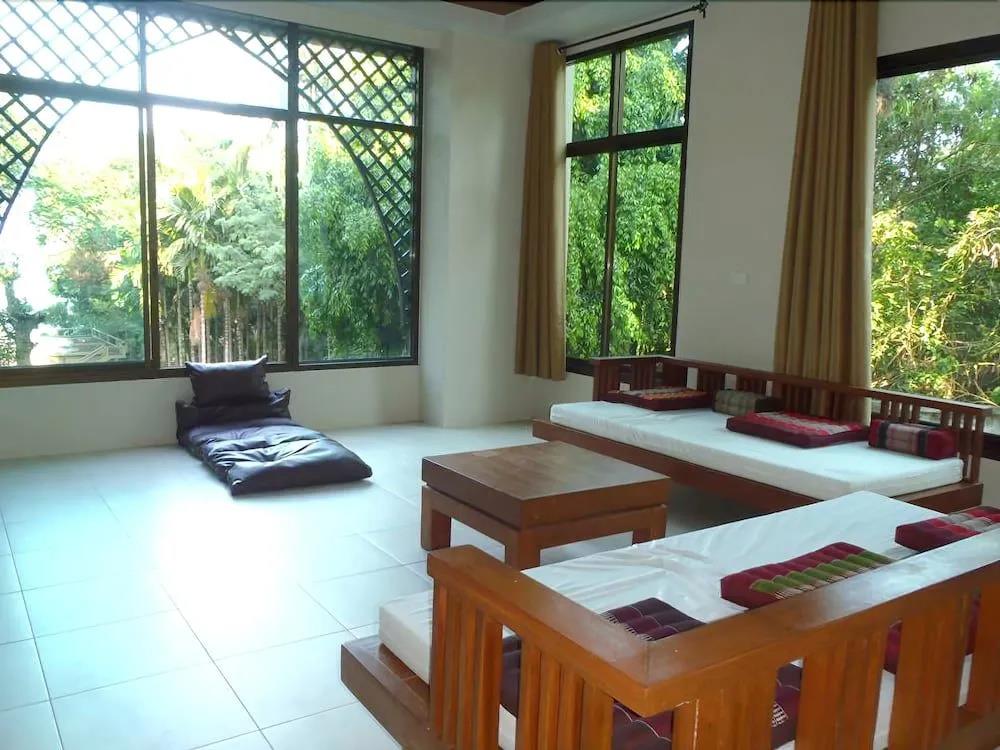 Cview boutique 3*