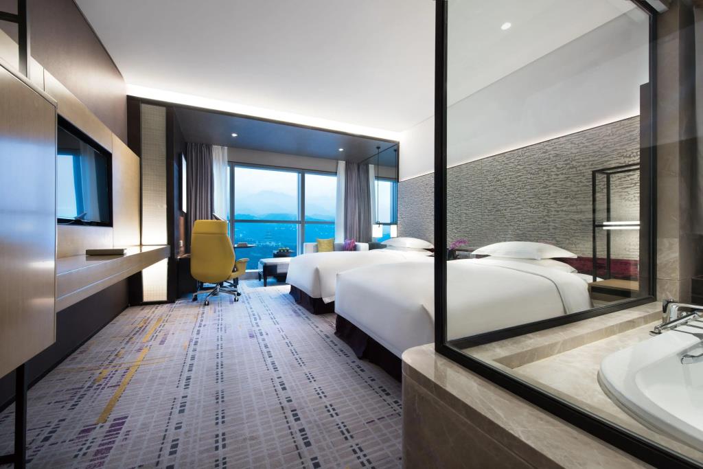Crowne Plaza Baoji City Center 0*