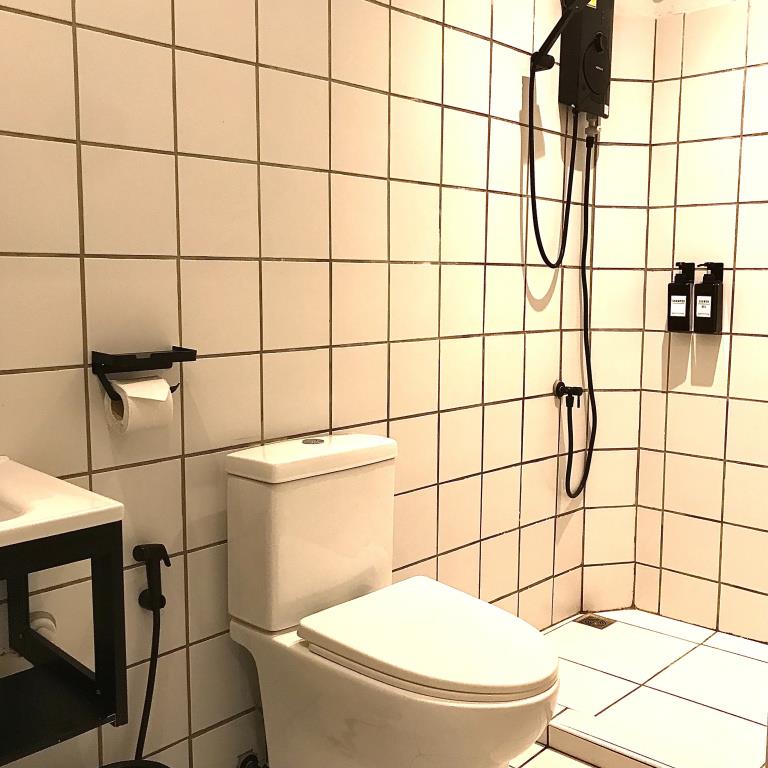 Beige Poshtels 2*