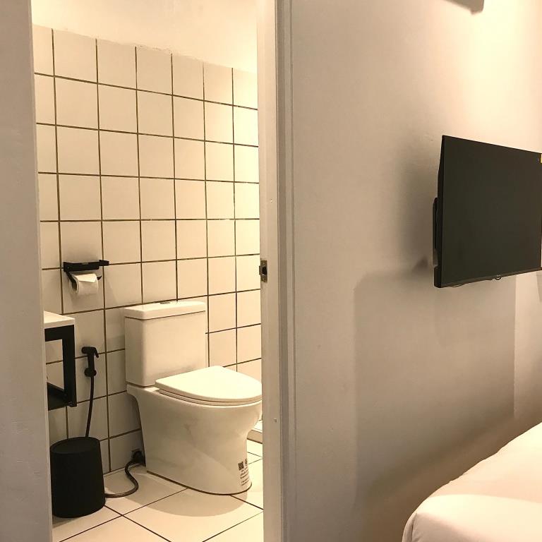 Beige Poshtels 2*