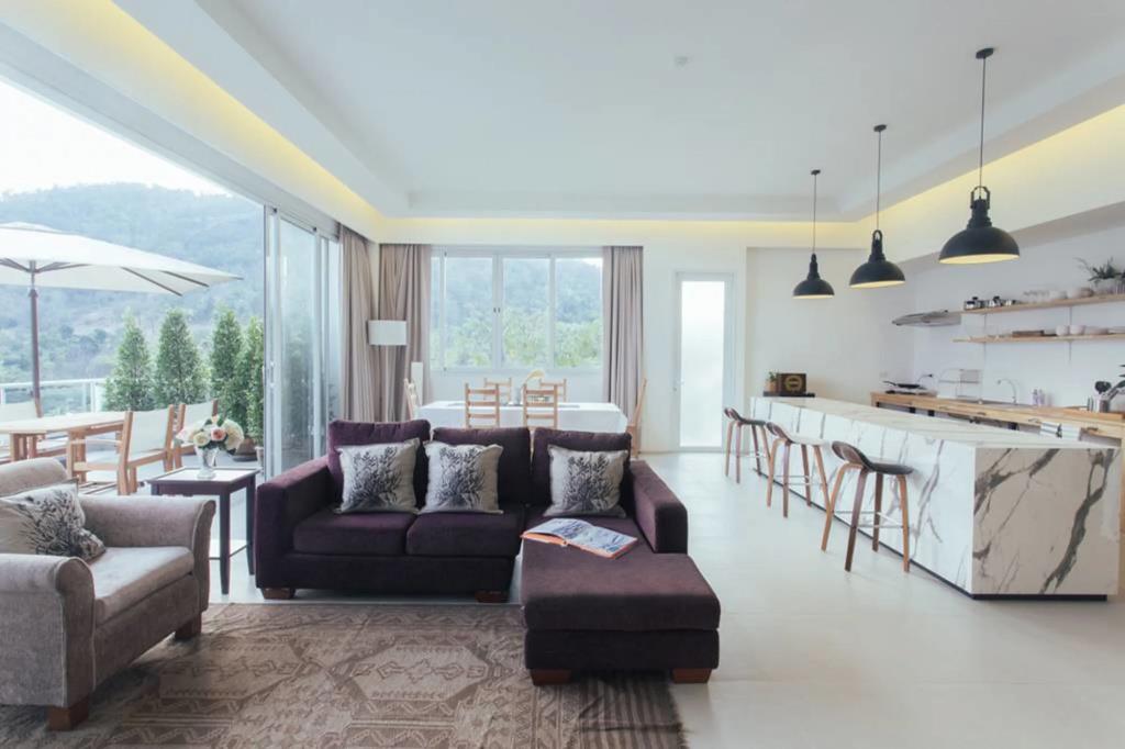 The Peak Residence 0*