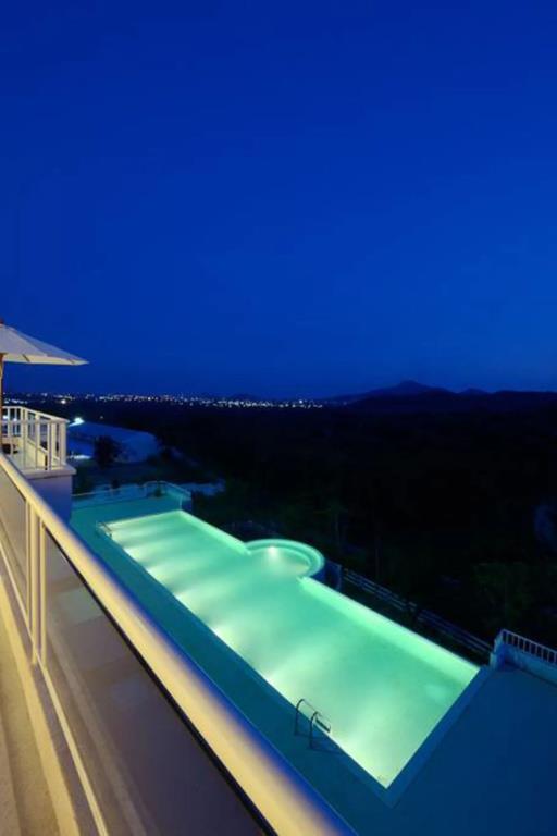 The Peak Residence 0*