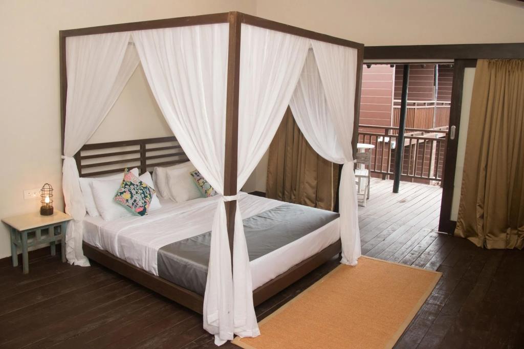 SinQ Beach Morjim 4*