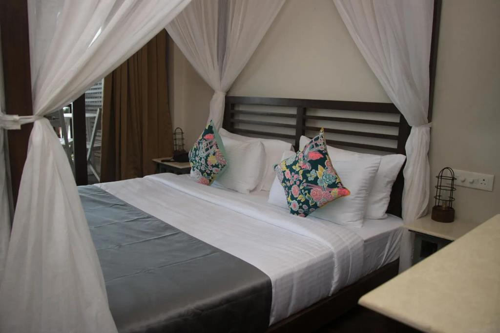 SinQ Beach Morjim 4*