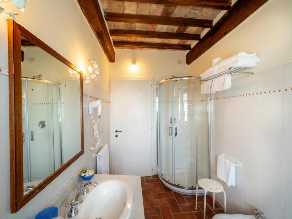 Villa Borgo San Pietro 0*