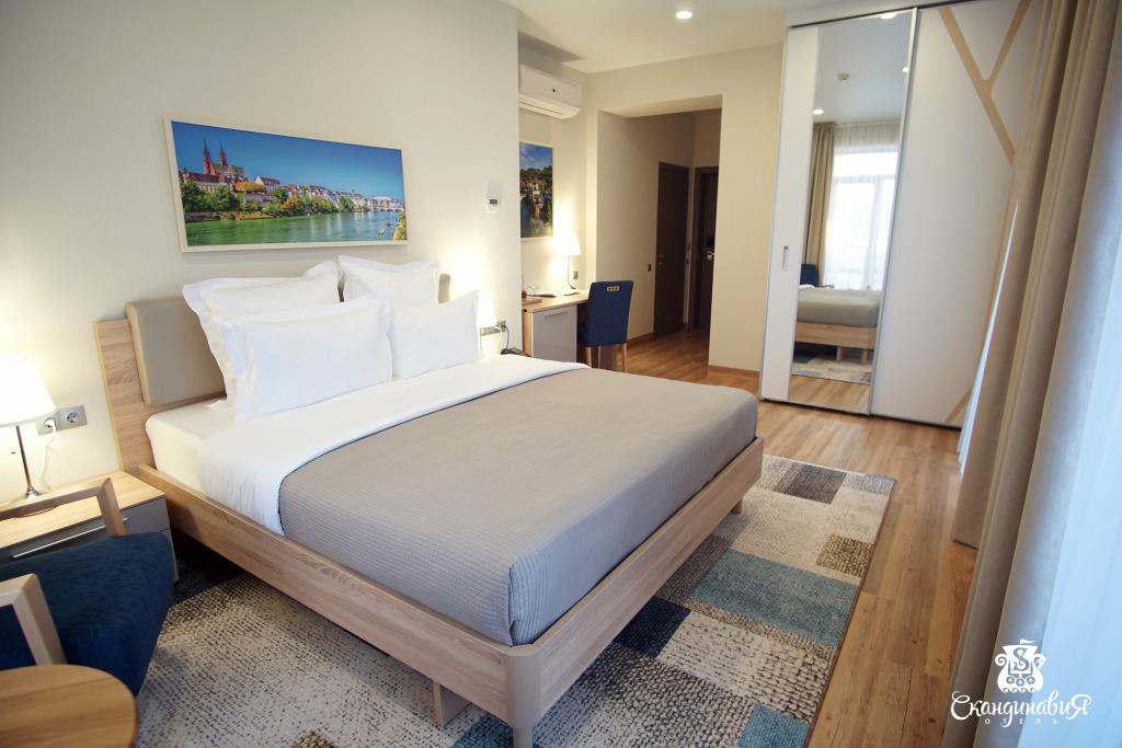 Skandinaviya Hotel 4*