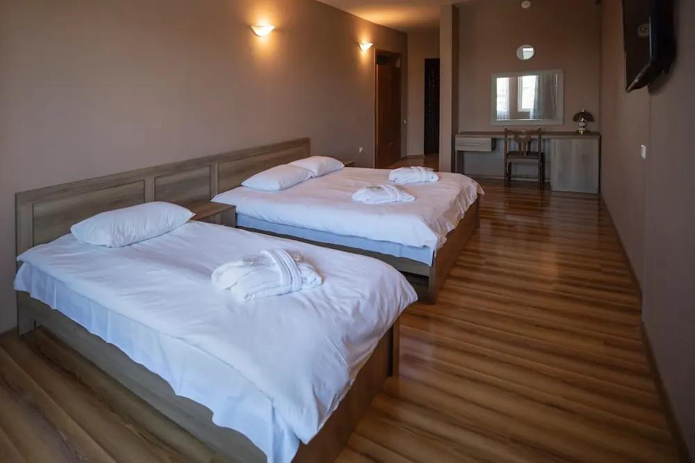 Leader Hotel 3*