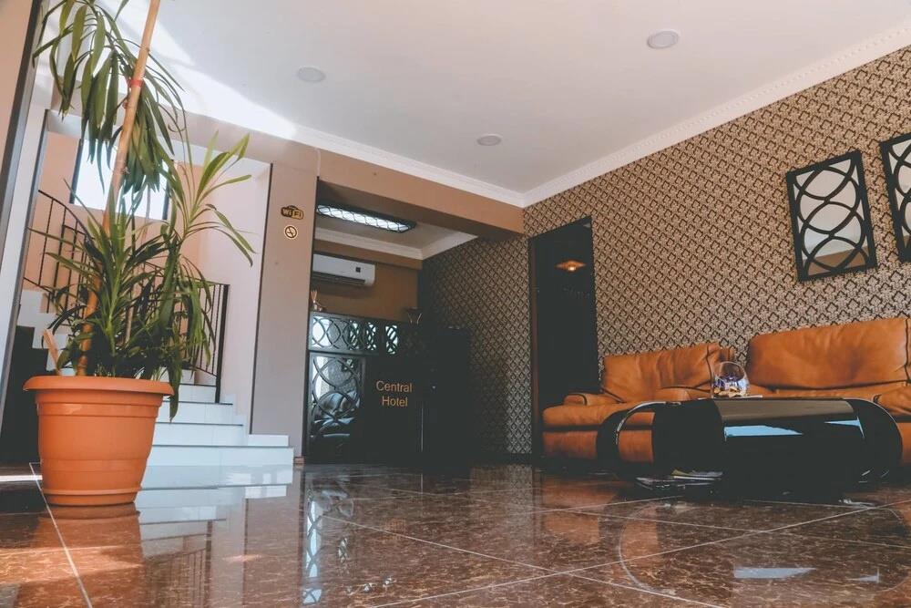 Central Hotel 3*