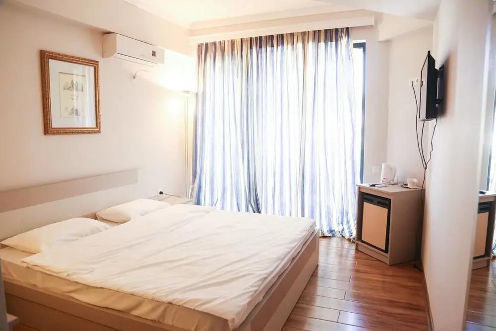 Central Hotel 3*