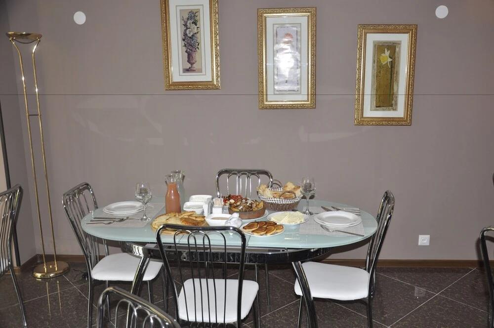 Central Hotel 3*
