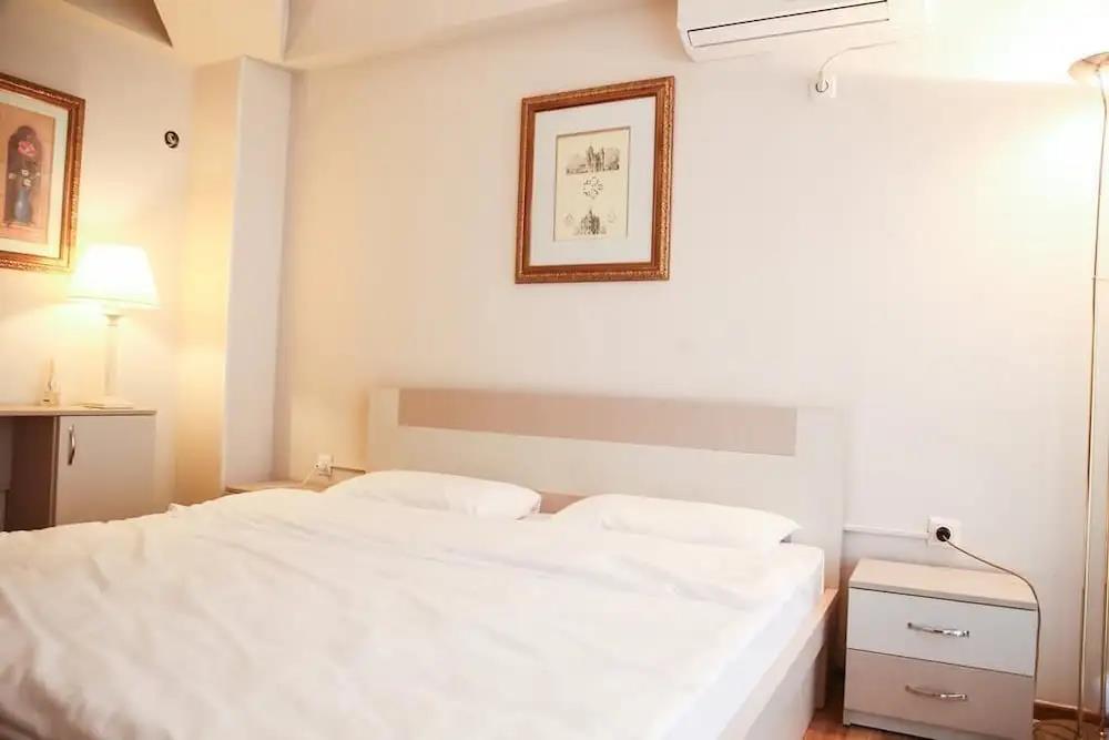 Central Hotel 3*