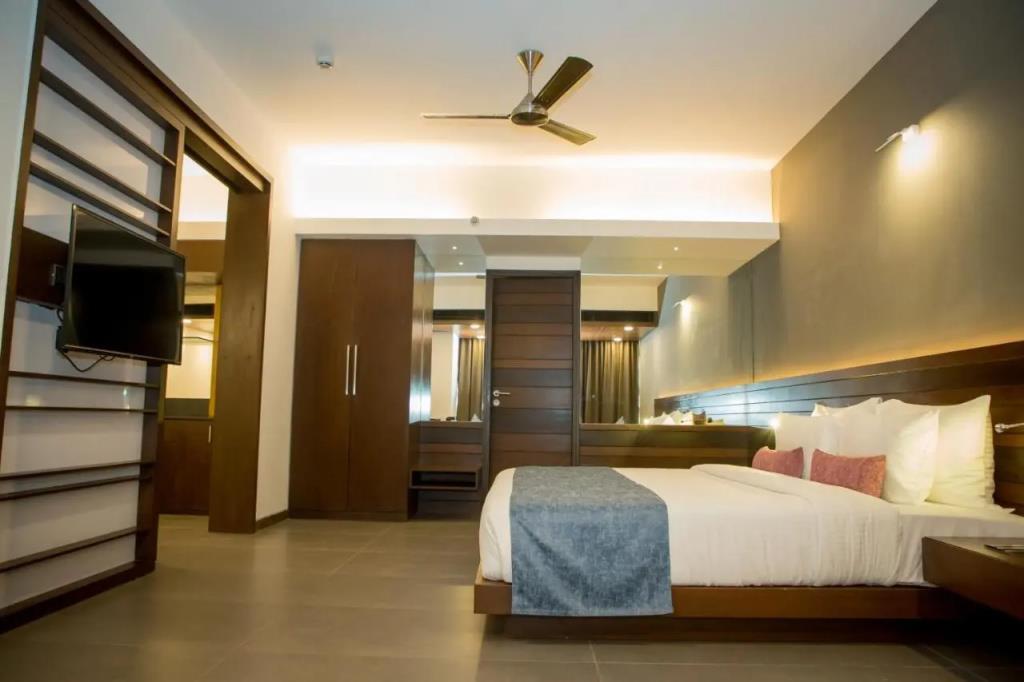 SinQ Prive 4*