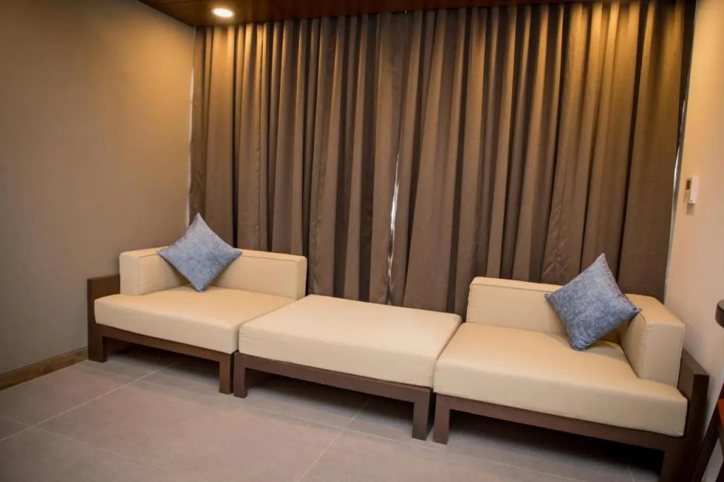 SinQ Prive 4*