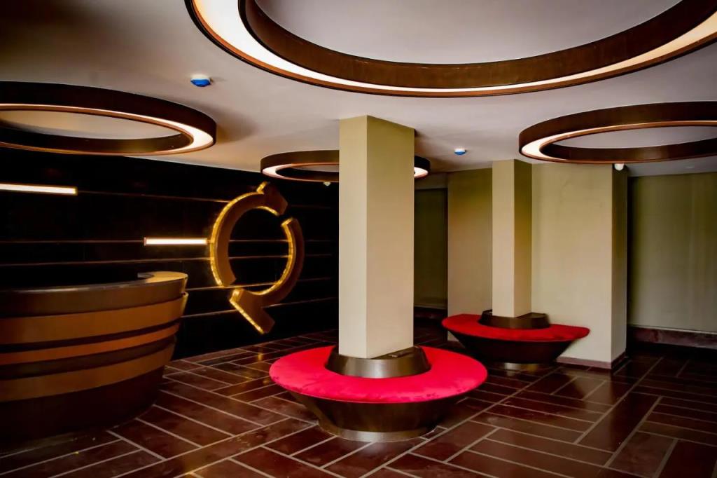 SinQ Prive 4*