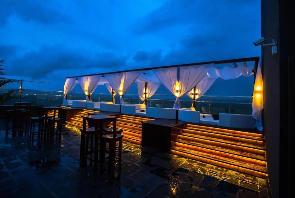 SinQ Prive 4*