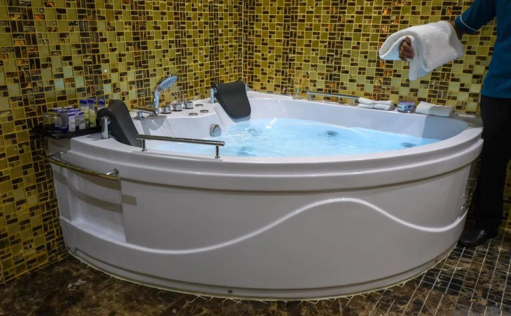 Rosemond Al Hamra 4*