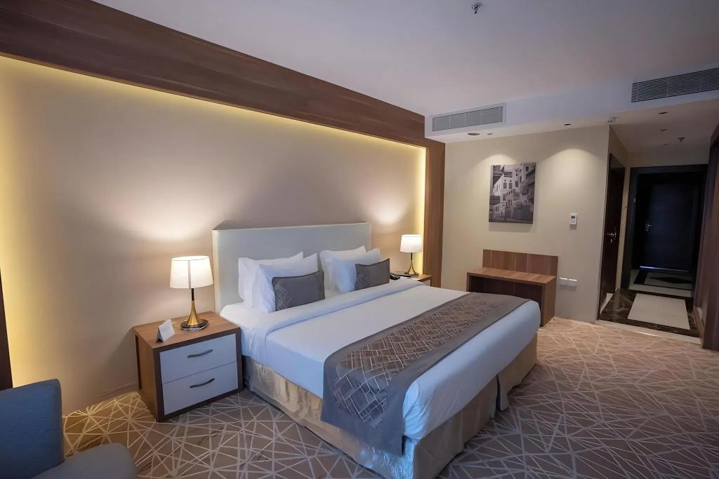 Rosemond Al Hamra 4*