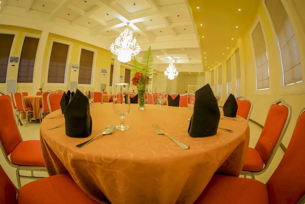 Grand Rockland Hotel 3*