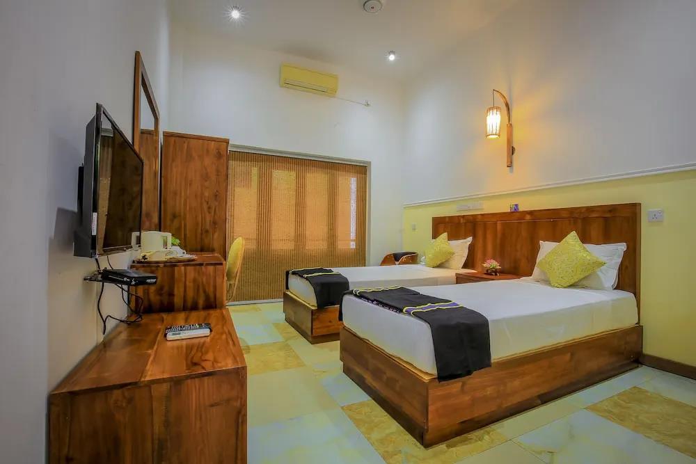 Grand Rockland Hotel 3*