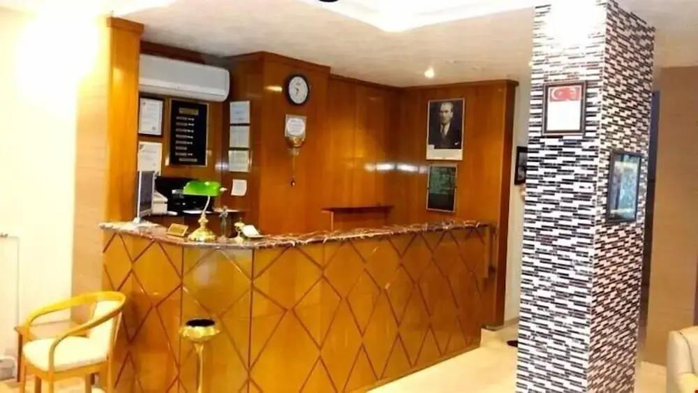 Onder Otel 3*