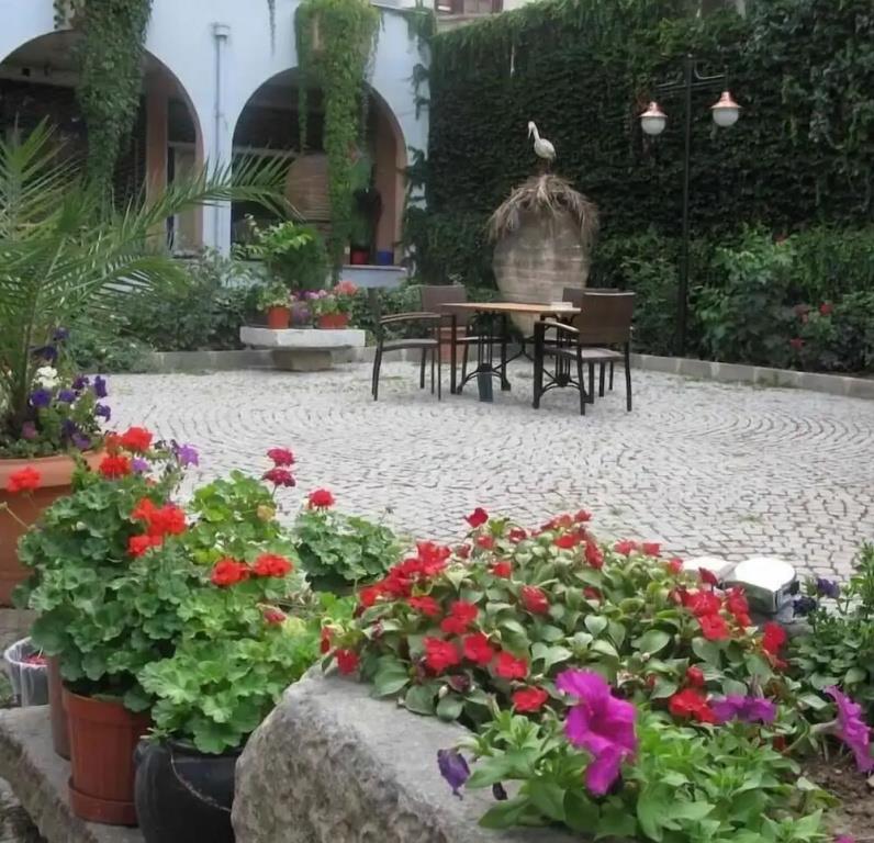 Onder Otel 3*