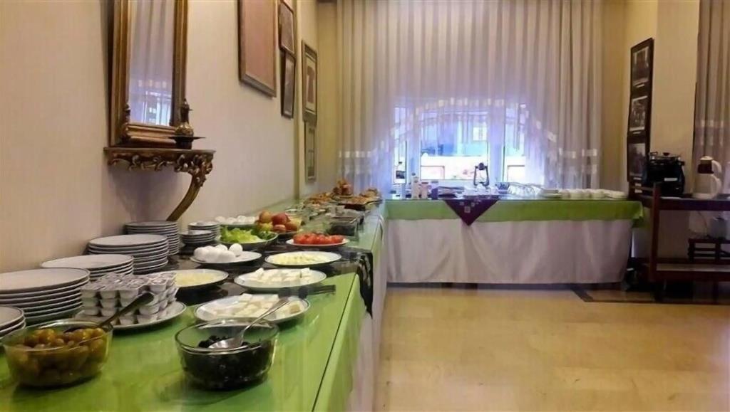 Onder Otel 3*