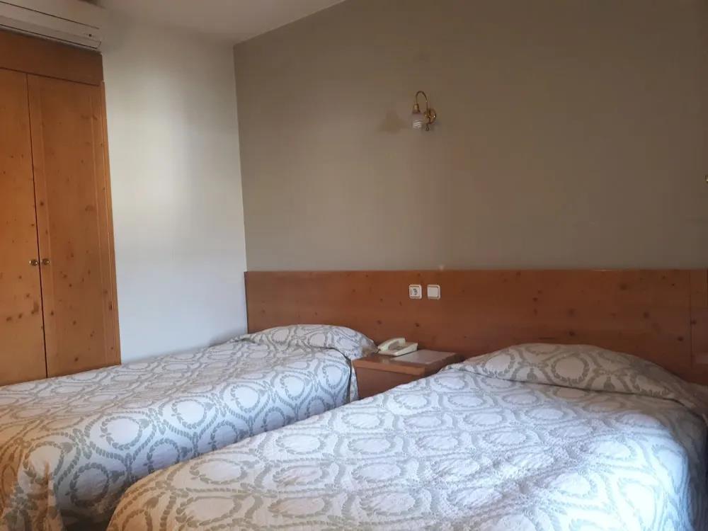 Onder Otel 3*