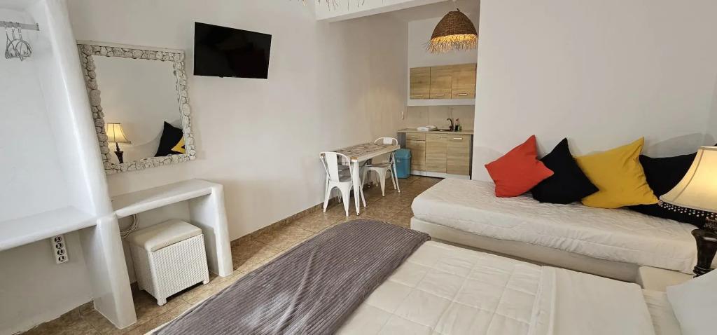 Pleasure Beachside Studios 0*