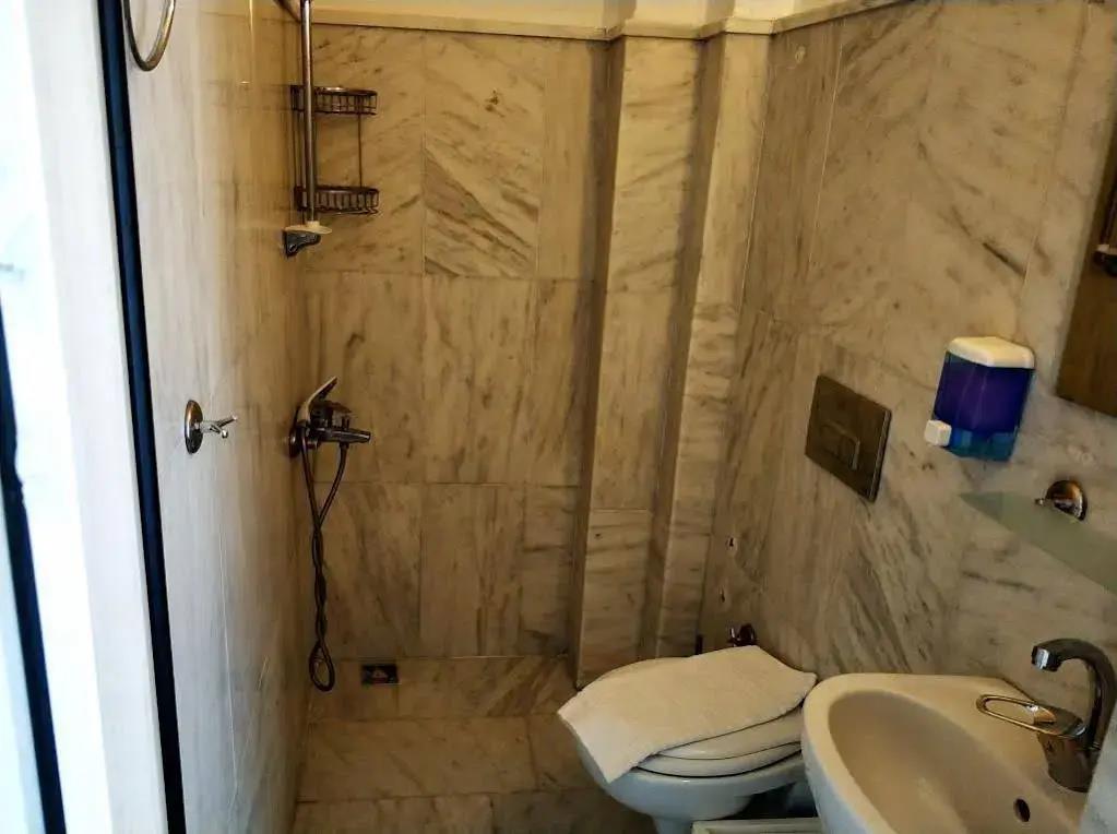 Adamarin Otel 3*