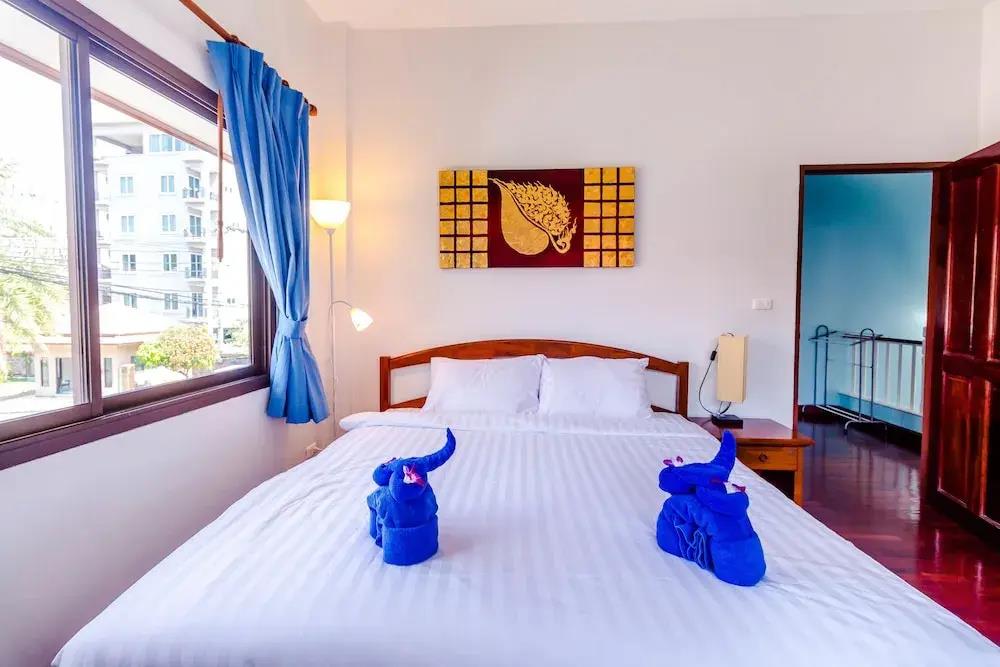 3 Bedrooms Pool Villa Walk to Patong 0*