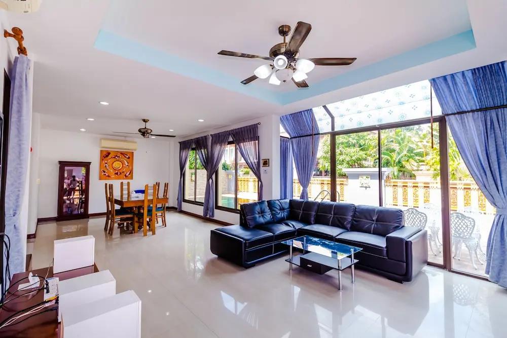 3 Bedrooms Pool Villa Walk to Patong 0*
