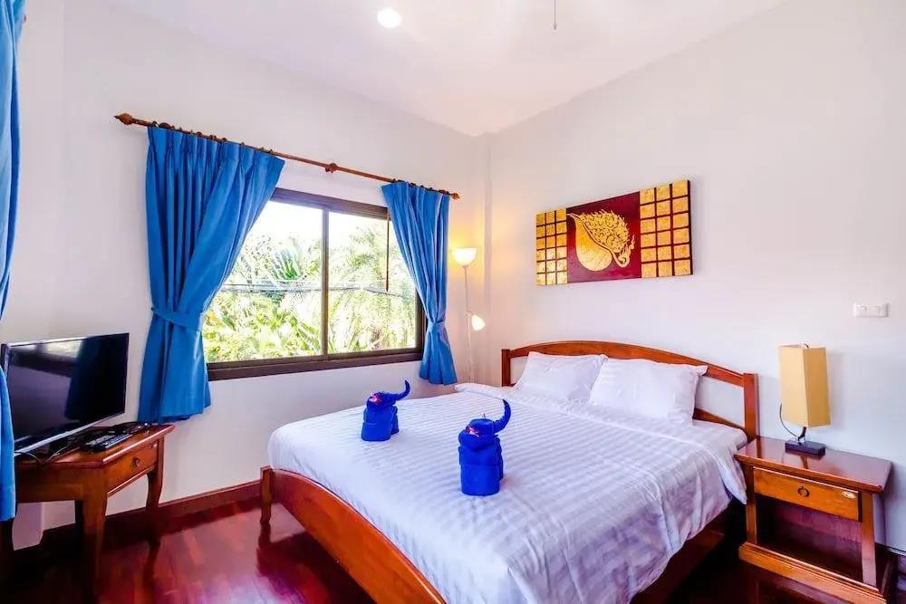 3 Bedrooms Pool Villa Walk to Patong 0*